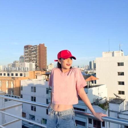 Female model with Oversized Crop Top Pastel Pink T-shirt.