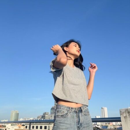 Female model with Oversized Crop Top Grey Top Dye T-shirt.