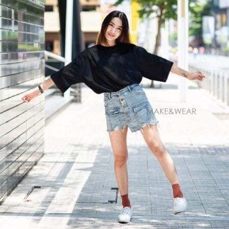 Women model with Oversized Black T-shirt.