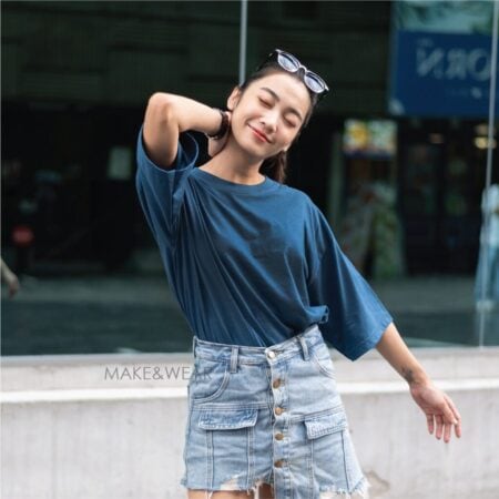 Women model with Oversized Navy Blue T-shirt.
