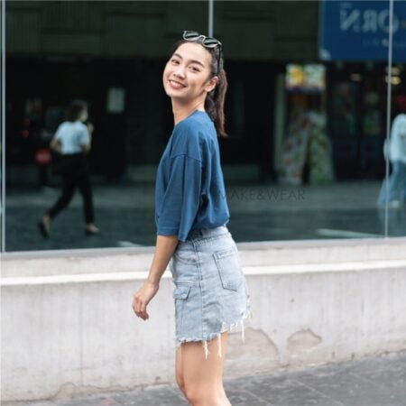 Women model with Oversized Navy Blue T-shirt.