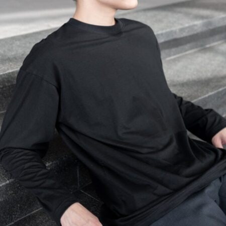 Male model with Oversized Long Sleeves Black T-shirt.