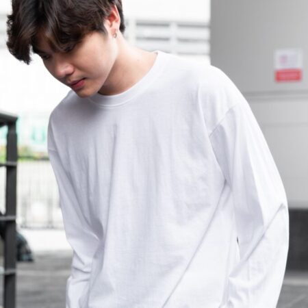 Male model with Oversized Long Sleeves White T-shirt.