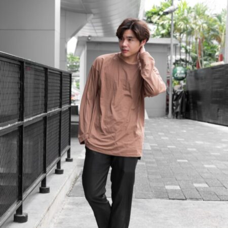 Male model with Oversized Long Sleeves Light Chocolate T-shirt.