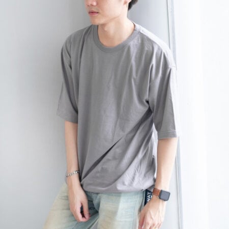 Men model with Oversized Grey T-shirt.