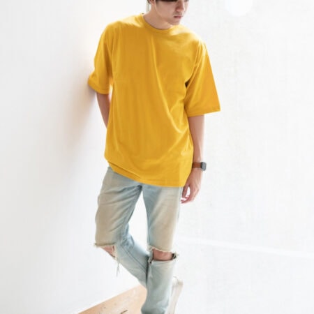 Men model with Oversized Mustard T-shirt.