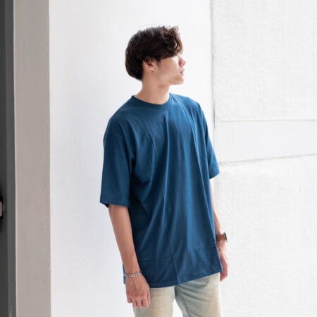 Men model with Oversized Navy Blue T-shirt.