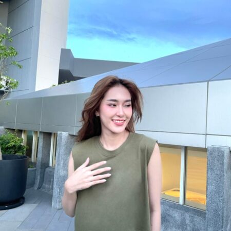 LINE_ALBUM_crop top sleevless_240821_55